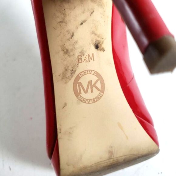 Michael Kors "Antionette" Red Leather "Sexy Padlock Back" High Heel Pump Shoes - Picture 5 of 6